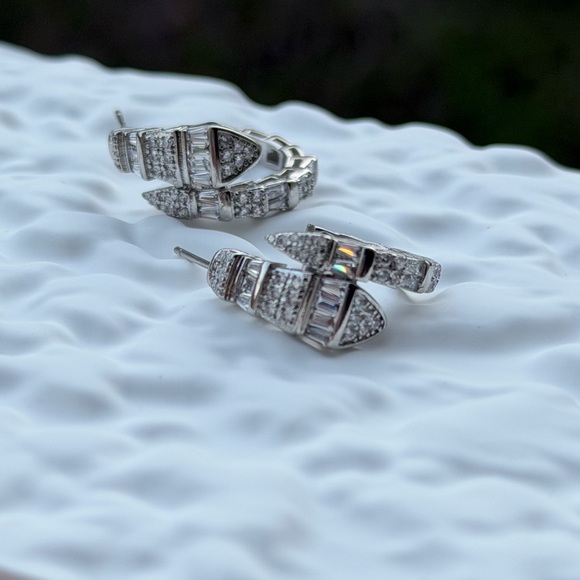 Serpenti / Serpent Style Baguette & Pavé Crystal Hoop Earrings - Picture 2 of 5